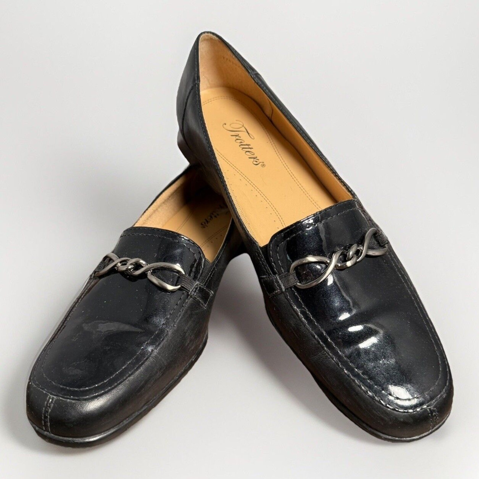 Trotters Black Leather Loafers Women’s Size 10m Chain Accent Made In Brazil